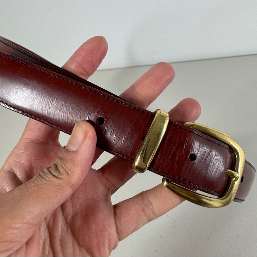 Roundtree & Yorke Classic Brown Leather Belt with Gold Buckle Size 42 - Picture 8 of 16